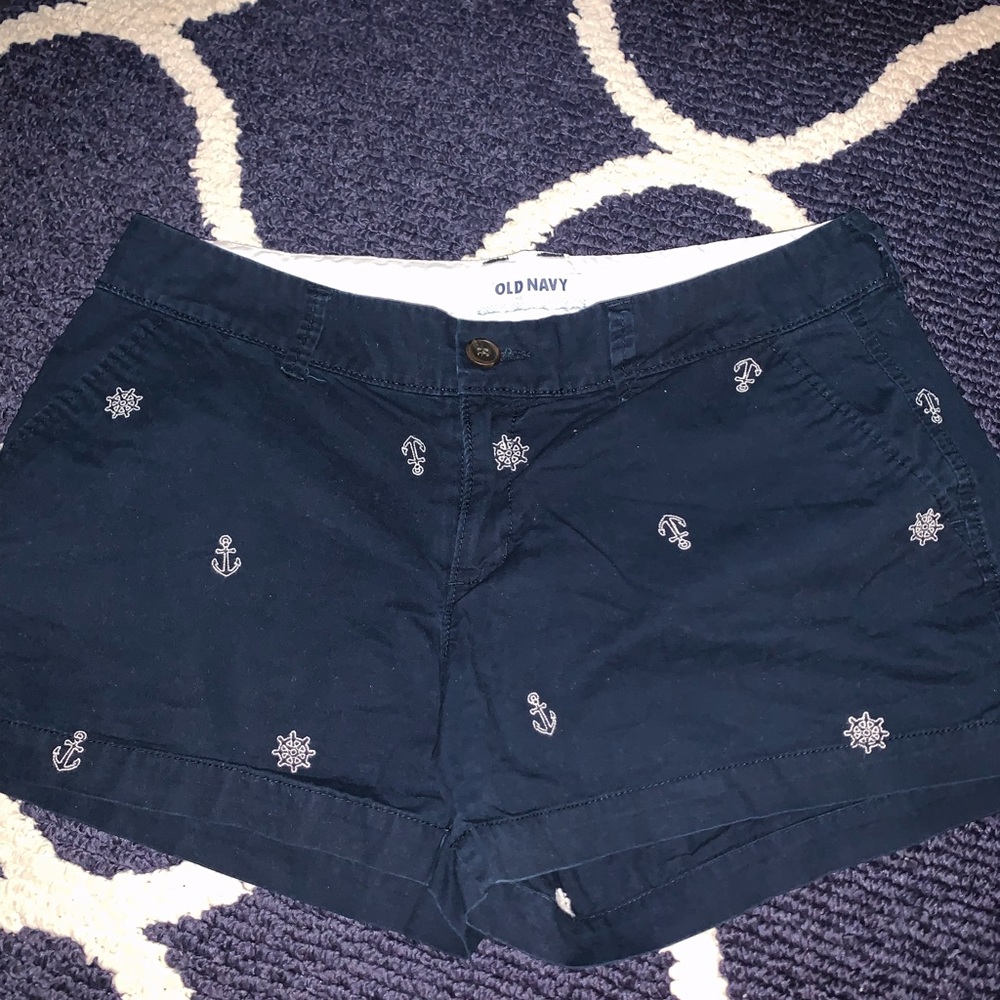 Super cute nautical shorts!⚓️